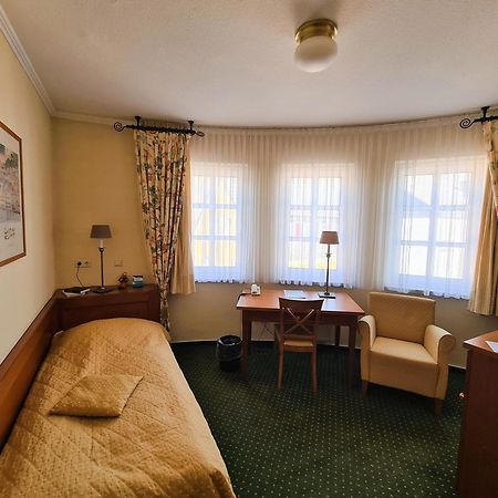 Hotel Zur Post Waldbreitbach Exterior foto