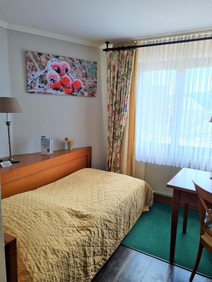 Hotel Zur Post Waldbreitbach Exterior foto