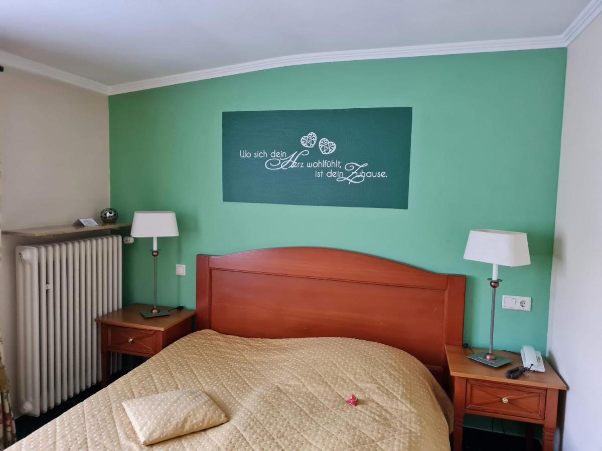 Hotel Zur Post Waldbreitbach Exterior foto